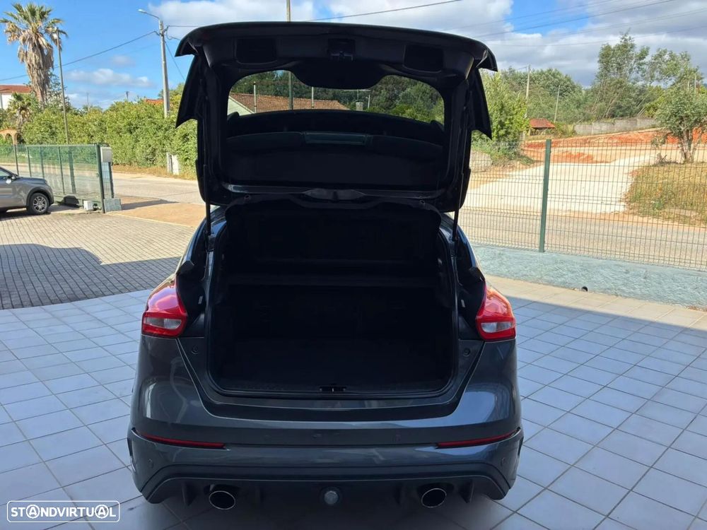 Ford Focus - 36