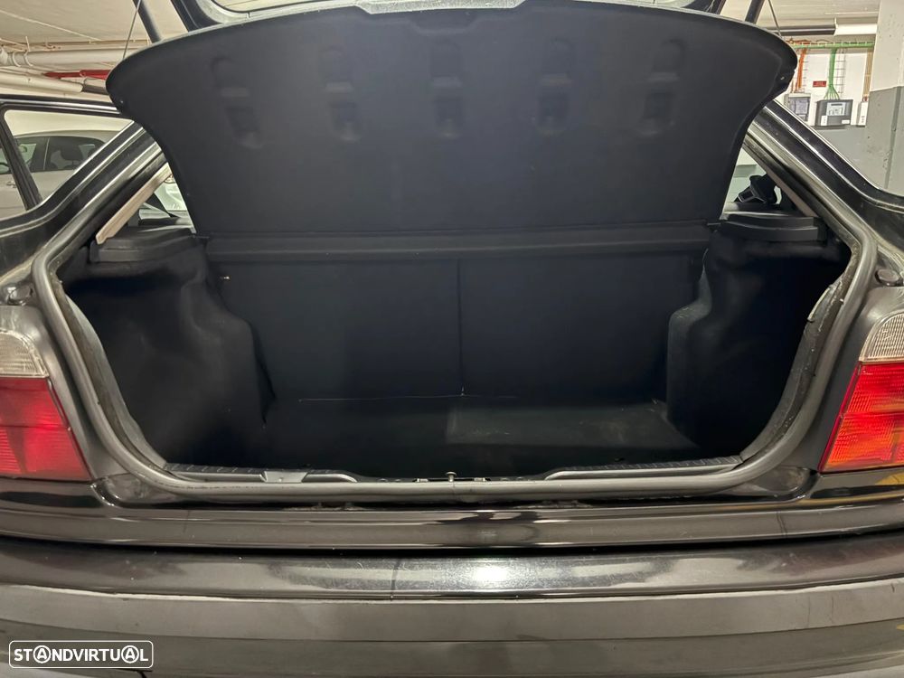 BMW 316 i Compact - 11