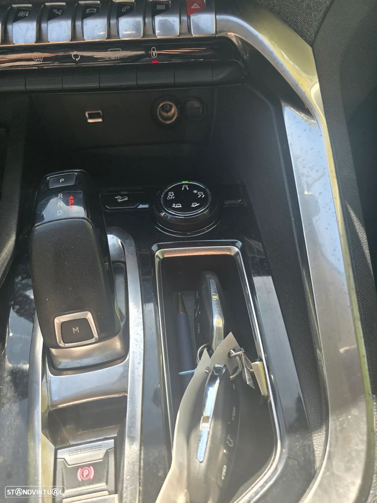 Peugeot 3008 PureTech 130 Stop & Start GPF EAT8 Crossway - 16