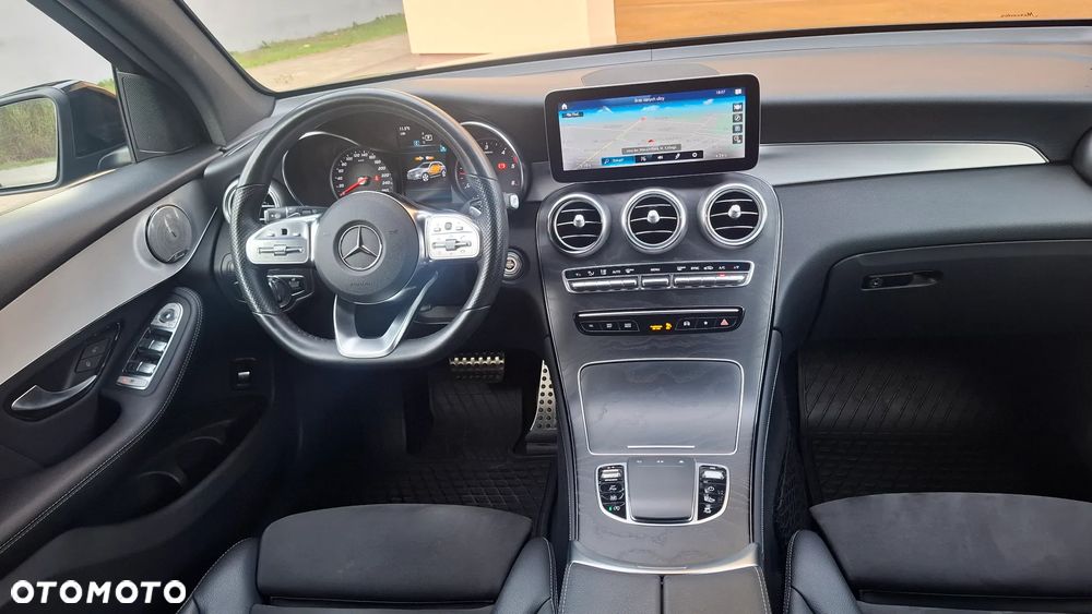 Mercedes-Benz GLC 200 d 4Matic 9G-TRONIC AMG Line Plus - 23