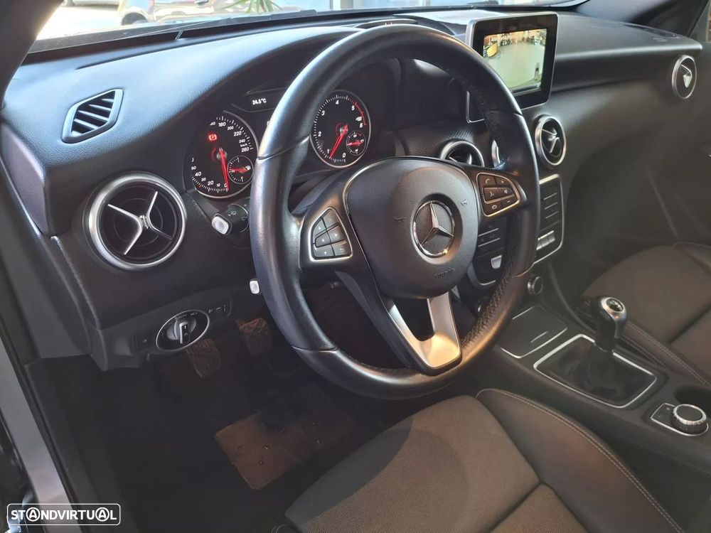 Mercedes-Benz A 180 d Urban - 9