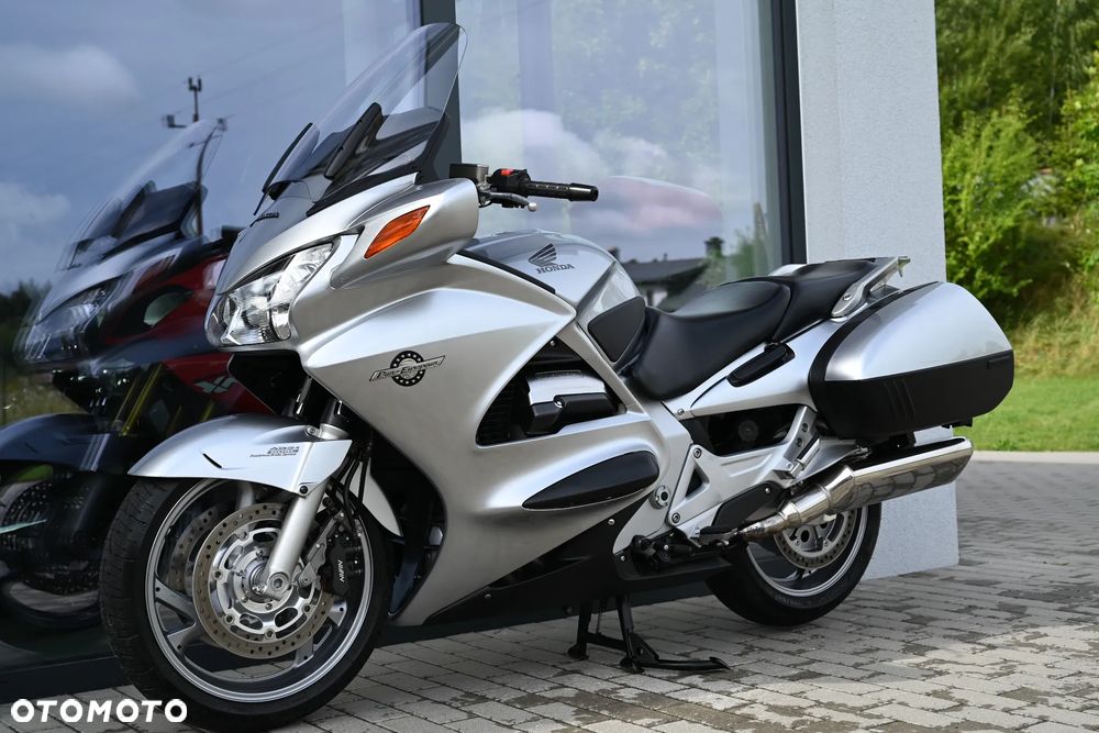 Honda ST - 4