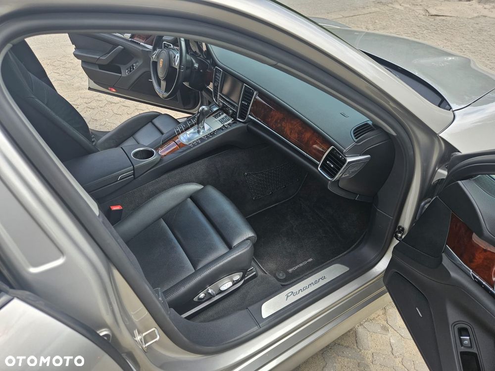 Porsche Panamera - 23