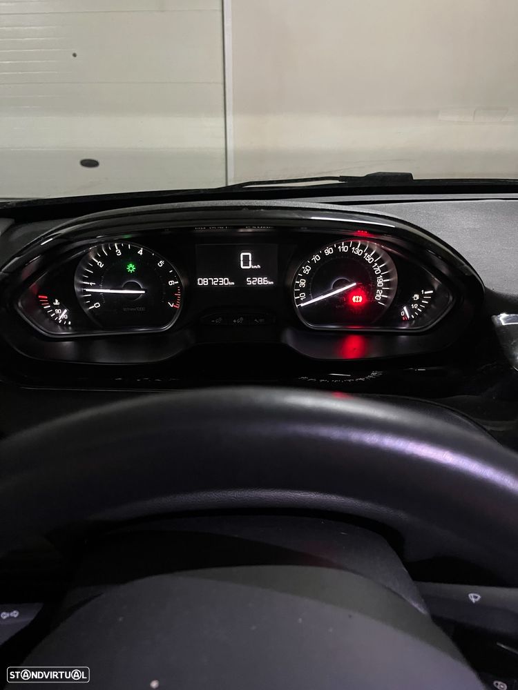 Peugeot 208 PureTech 82 Stop & Start Signature - 10