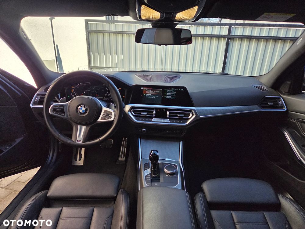 BMW Seria 3 320i Edition M Sport Shadow - 13