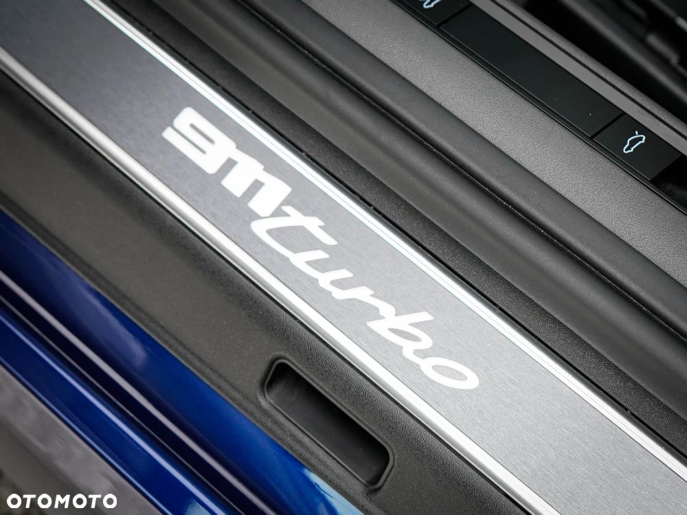 Porsche 911 Turbo - 16