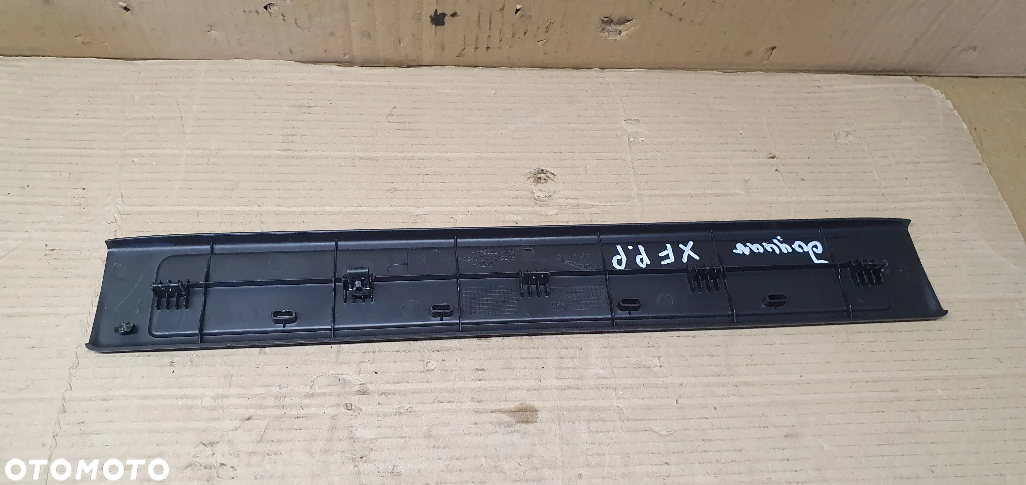 Nakładka listwa osłona progu prawy przód Jaguar XF X250 8X23-13200-AF - 4