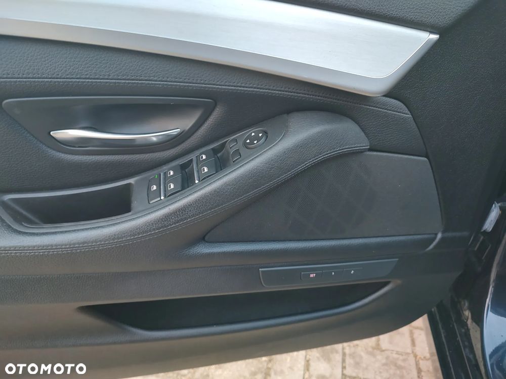BMW Seria 5 535d Sport-Aut Modern Line - 28