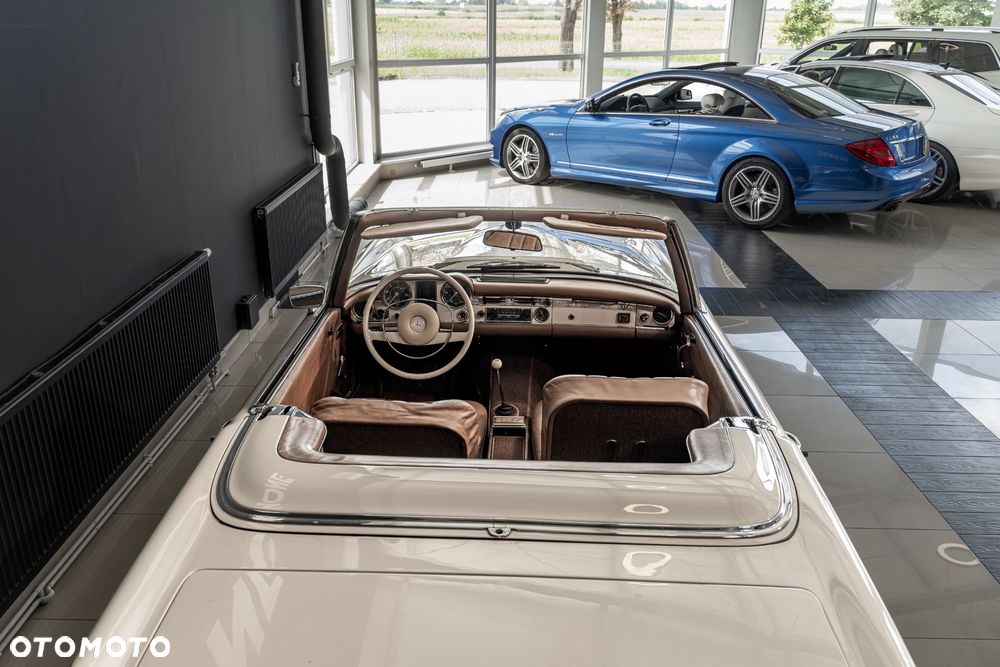 Mercedes-Benz SL - 16