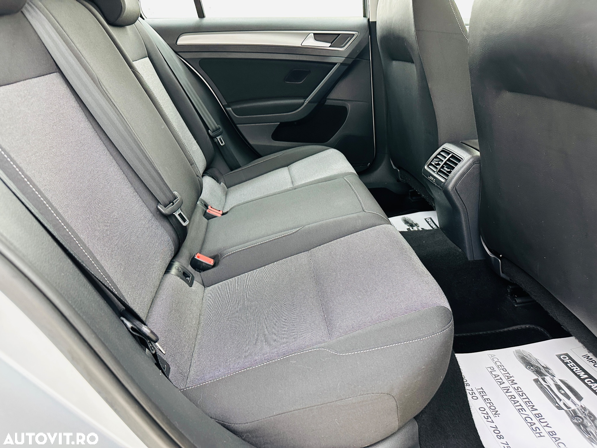 Volkswagen Golf 1.6 TDI BlueMotion Technology Comfortline - 6