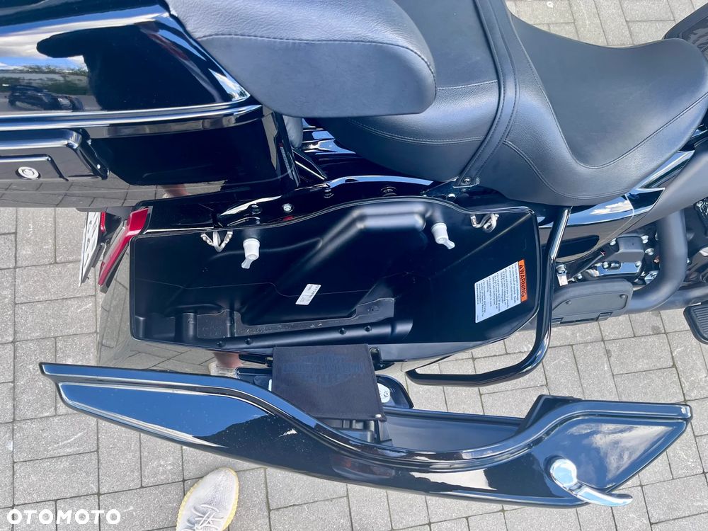 Harley-Davidson Touring Street Glide - 12