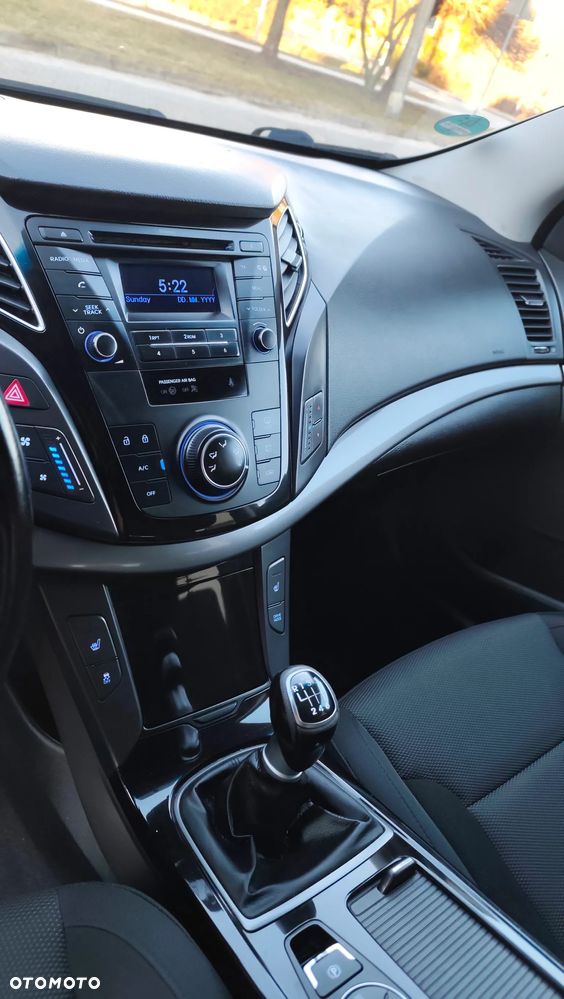 Hyundai i40 Kombi blue 1.6 Family+ - 8