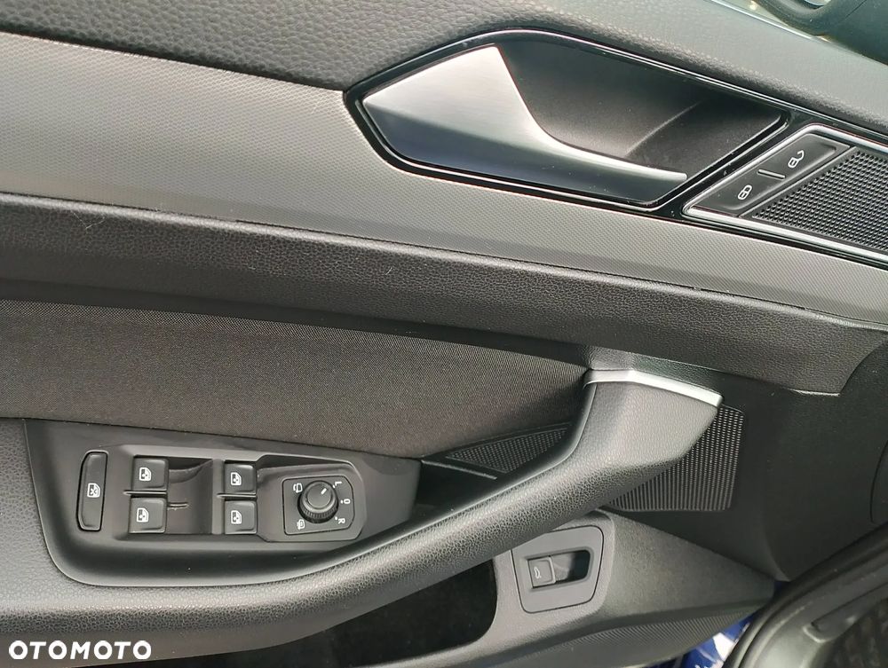 Volkswagen Passat 1.5 TSI EVO Business - 31