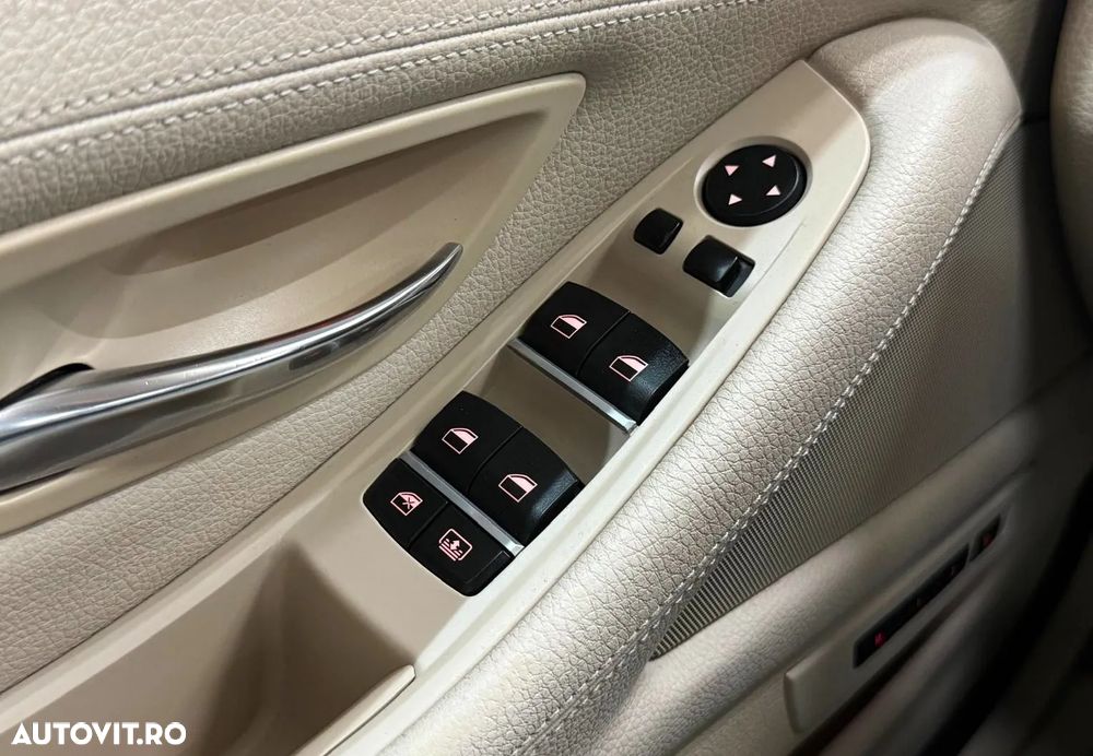 BMW Seria 5 520d Luxury Line - 29
