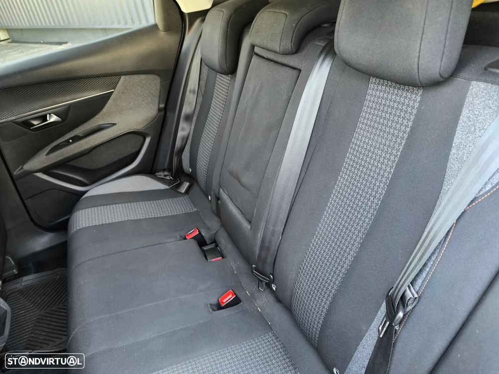 Peugeot 3008 BlueHDi 130 Stop & Start EAT8 Allure Pack - 9