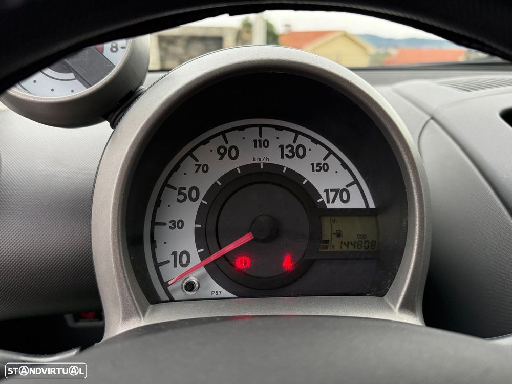 Peugeot 107 1.0 Urban - 9