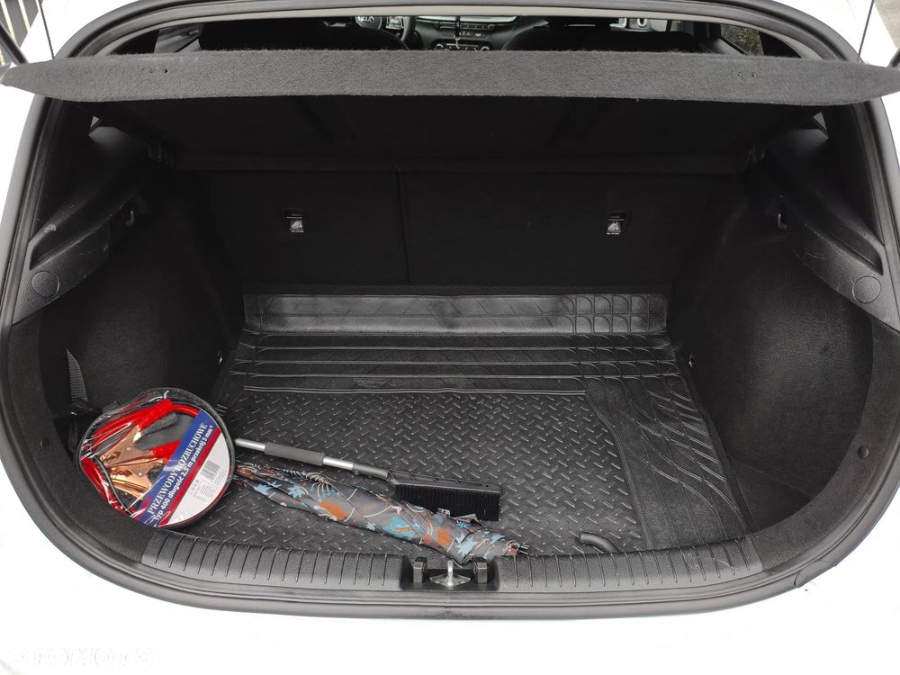 Kia Ceed 1.4 L - 17