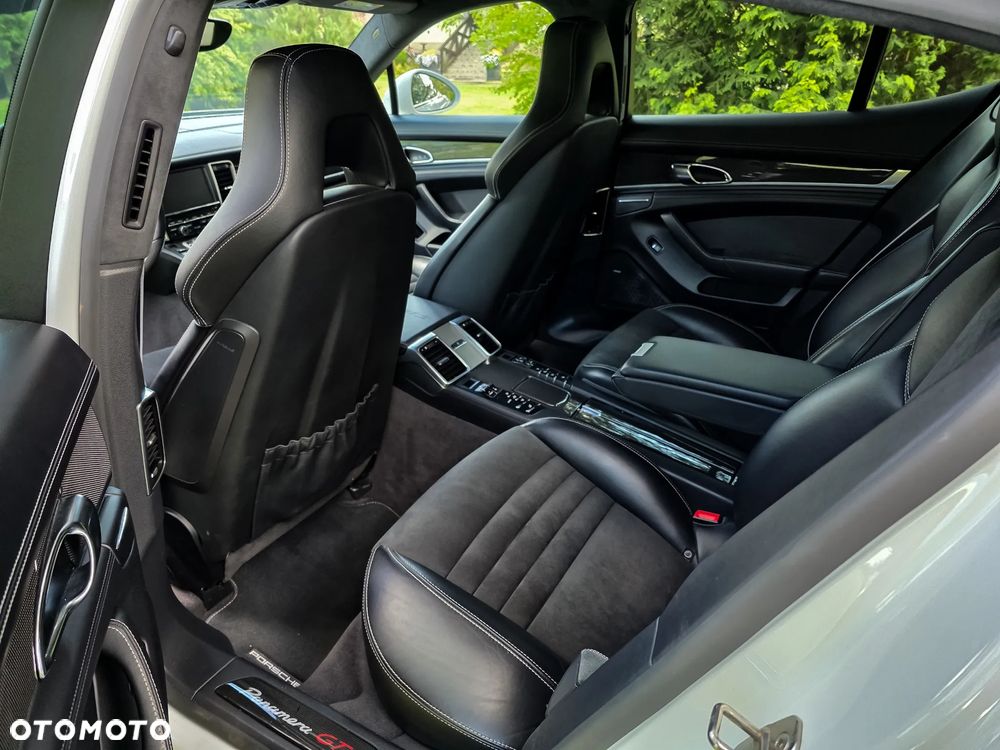 Porsche Panamera - 8