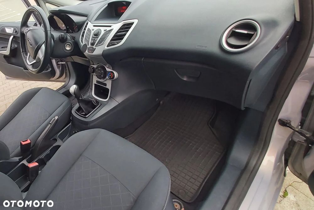Ford Fiesta - 13
