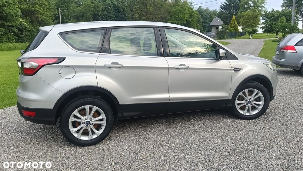 Ford Kuga 1.5 TDCi 2x4 Titanium - 5