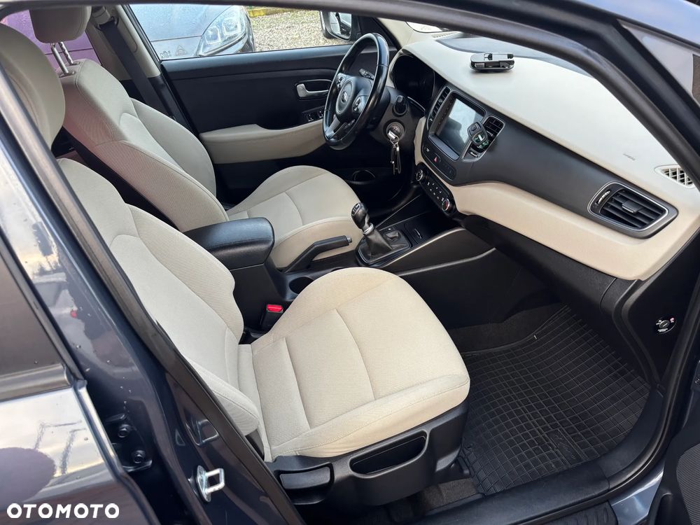 Kia Carens 1.6 GDI Dream Team Edition - 14
