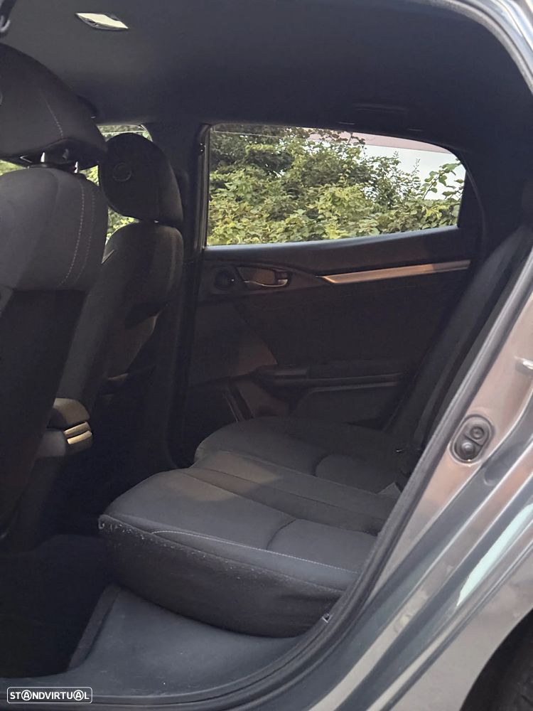 Honda Civic 1.0 i-VTEC Comfort - 6