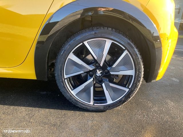 Peugeot e-208 GT+ - 14