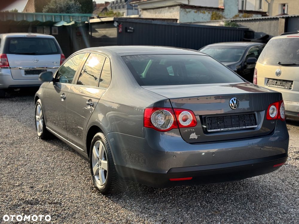 Volkswagen Jetta - 7