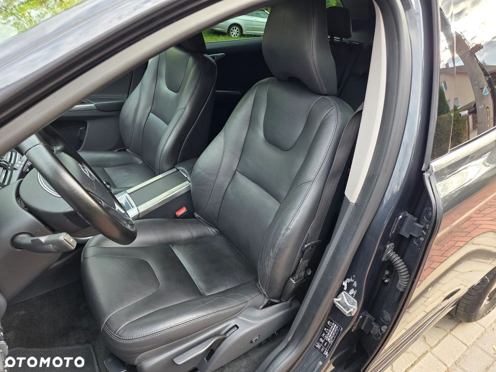 Volvo XC 60 D3 Drive-E Momentum - 16