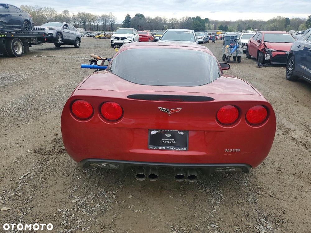 Chevrolet Corvette - 5
