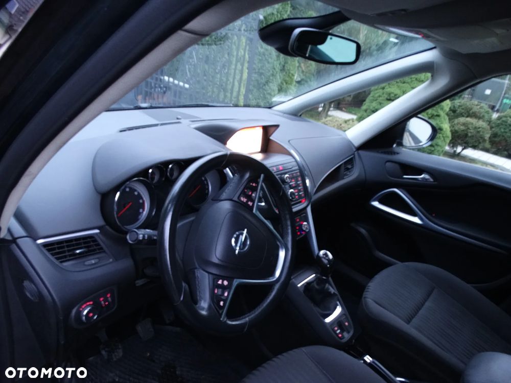Opel Zafira - 9