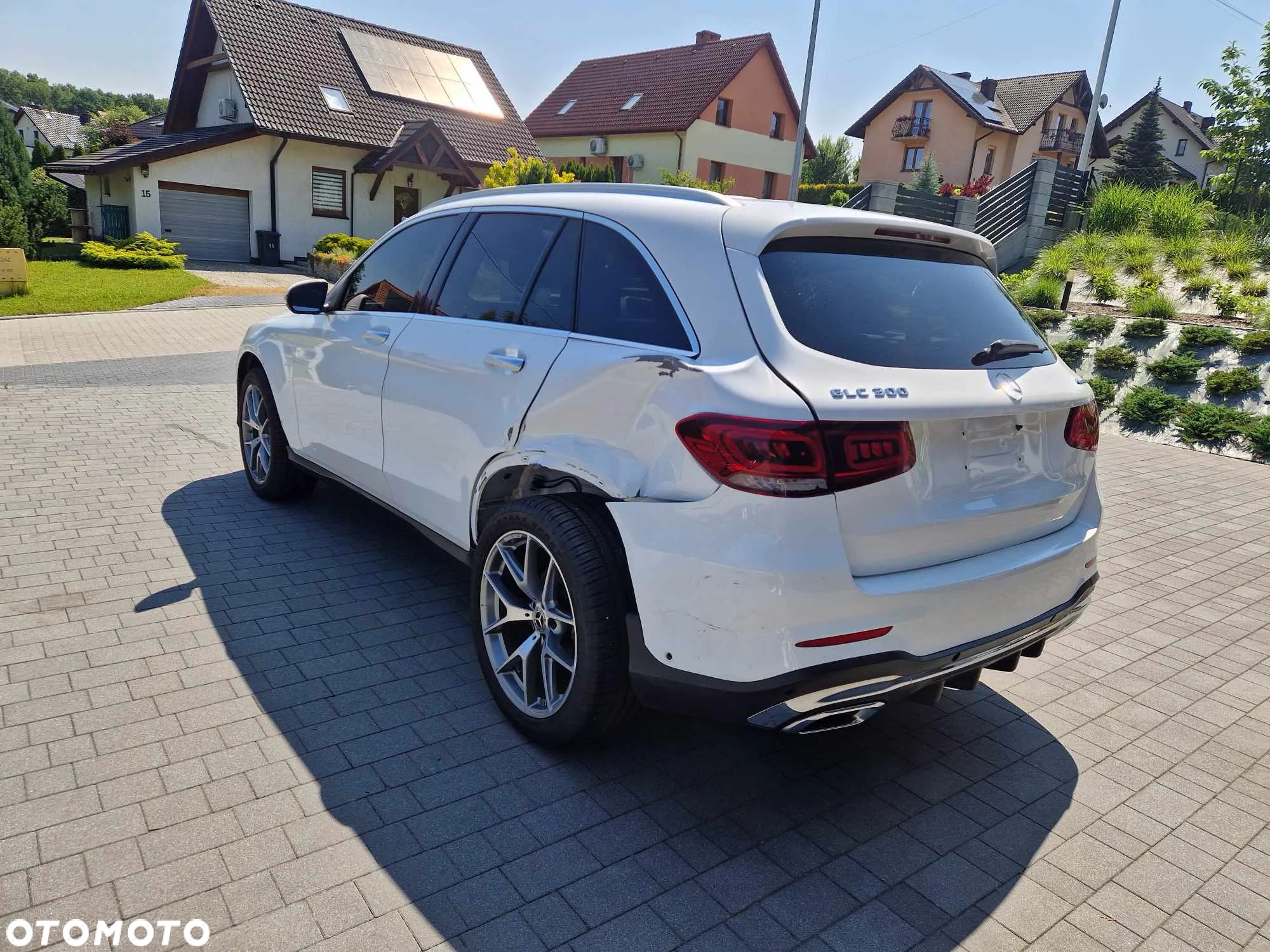 Mercedes-Benz GLC 300 4Matic 9G-TRONIC AMG Line Plus - 17