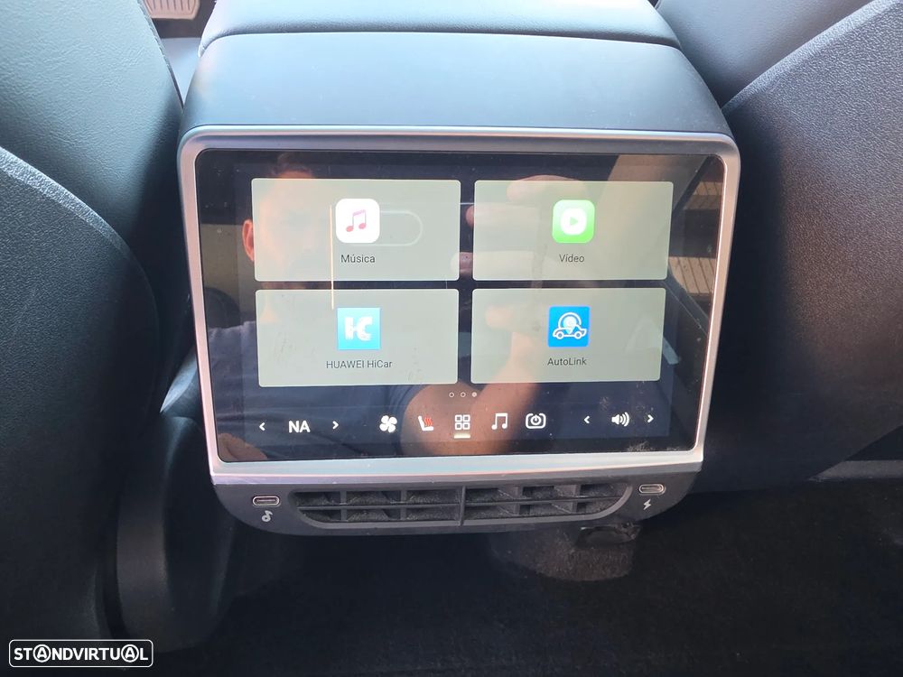Tesla Model Y Long Range Dual Motor AWD - 31