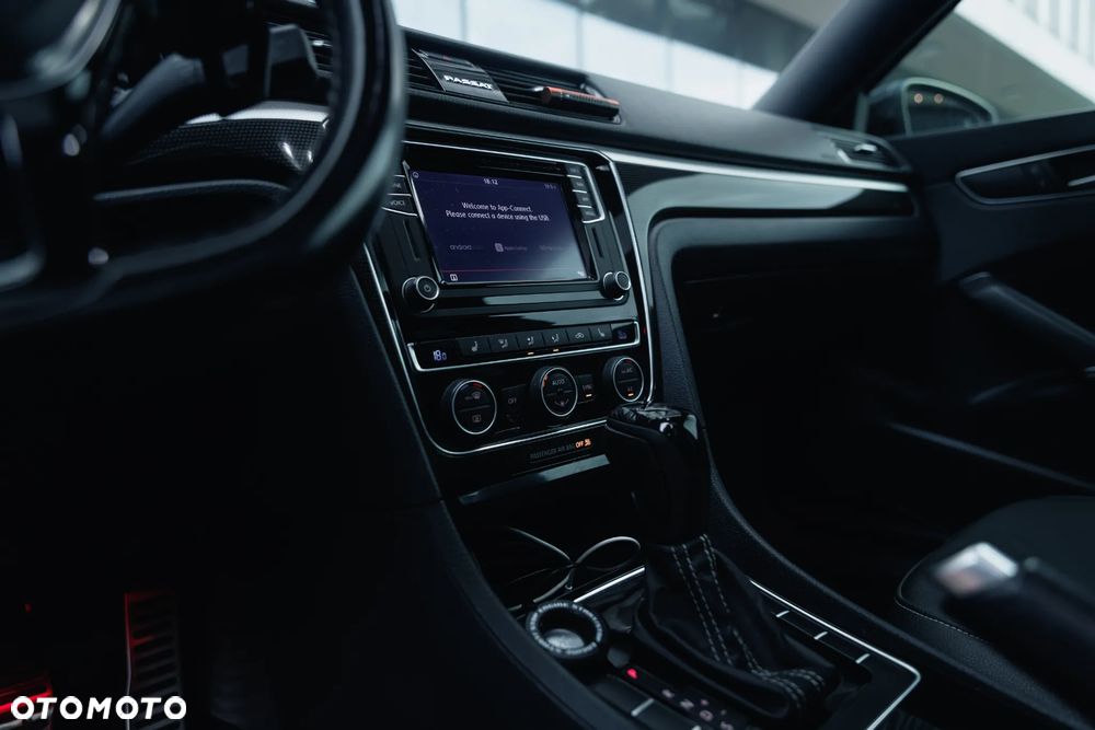Volkswagen Passat - 20