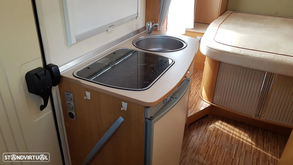 Burstner Nexxo T 687 Cama Central - 13