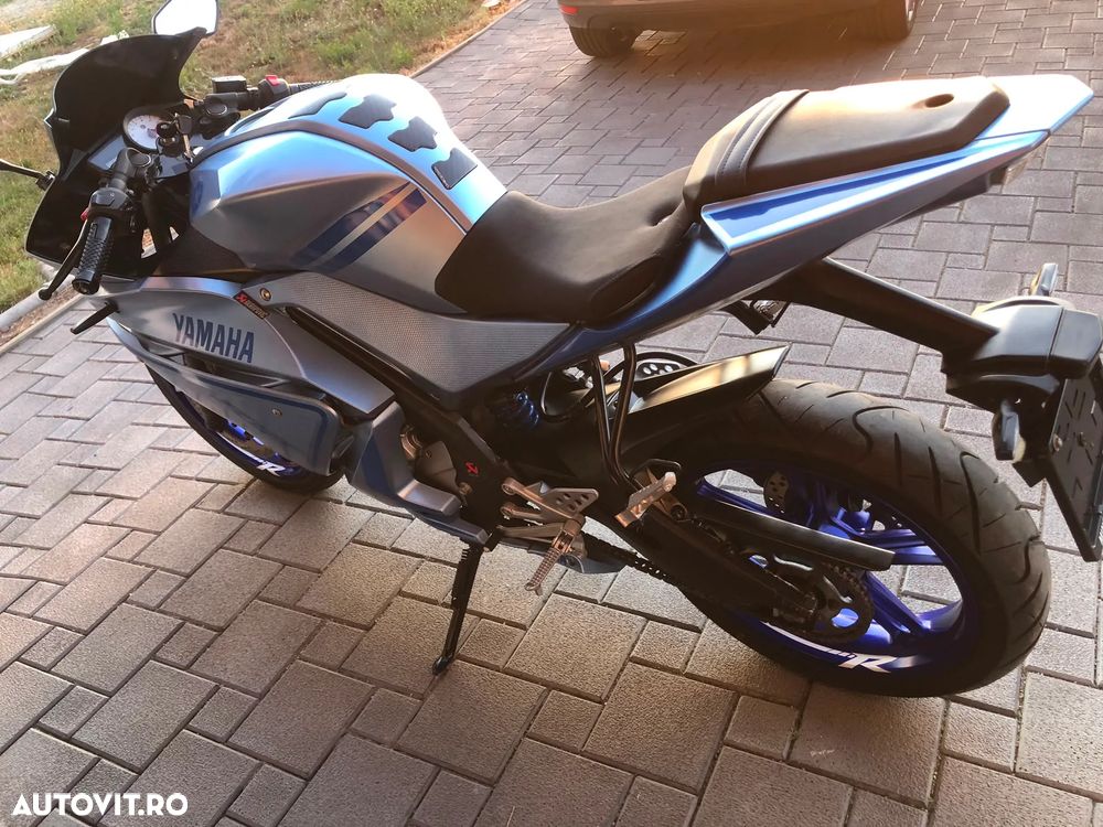 Yamaha YZF-R125 - 4