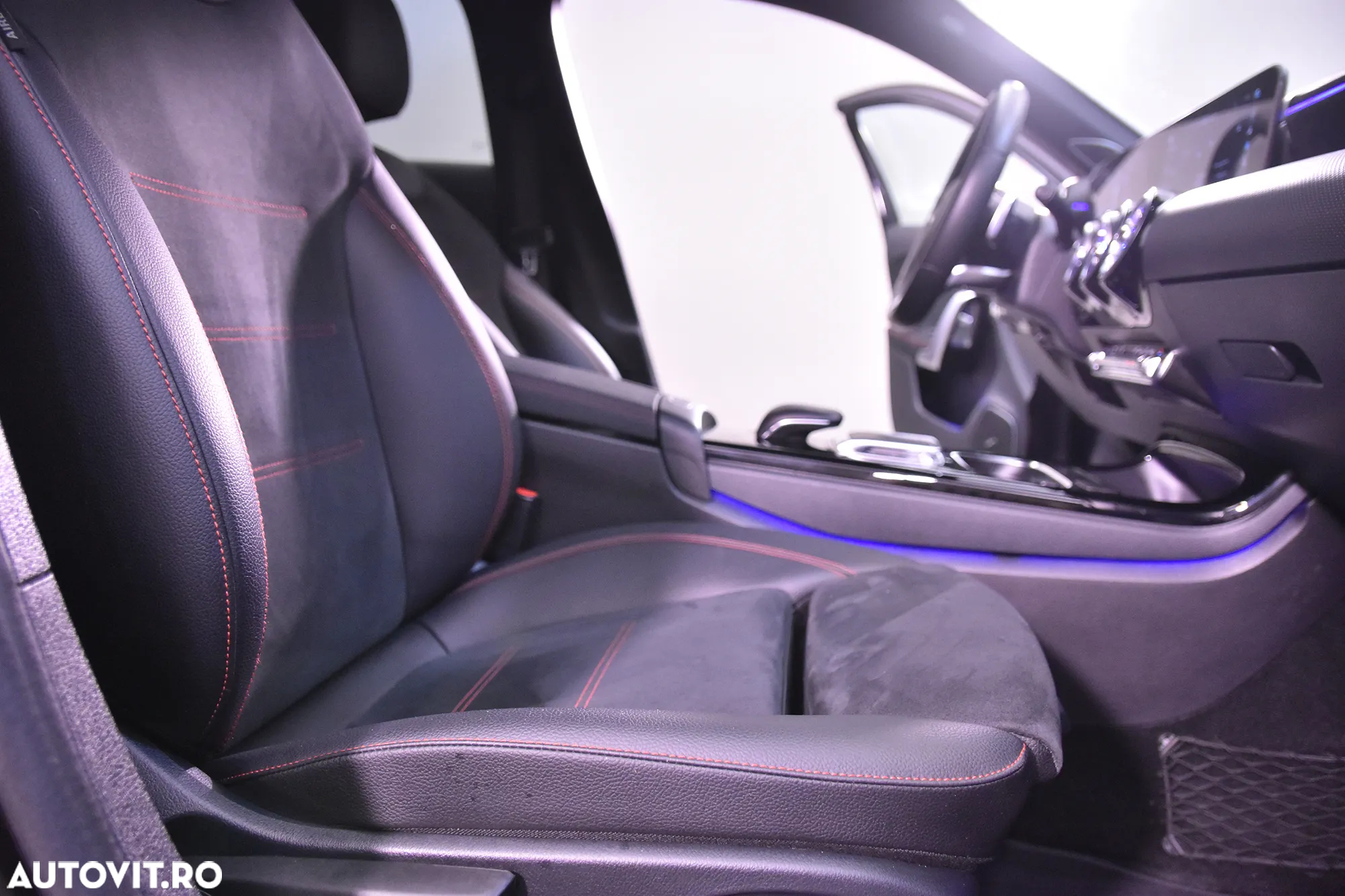 Mercedes-Benz A 250 4Matic 7G-DCT AMG Line - 11