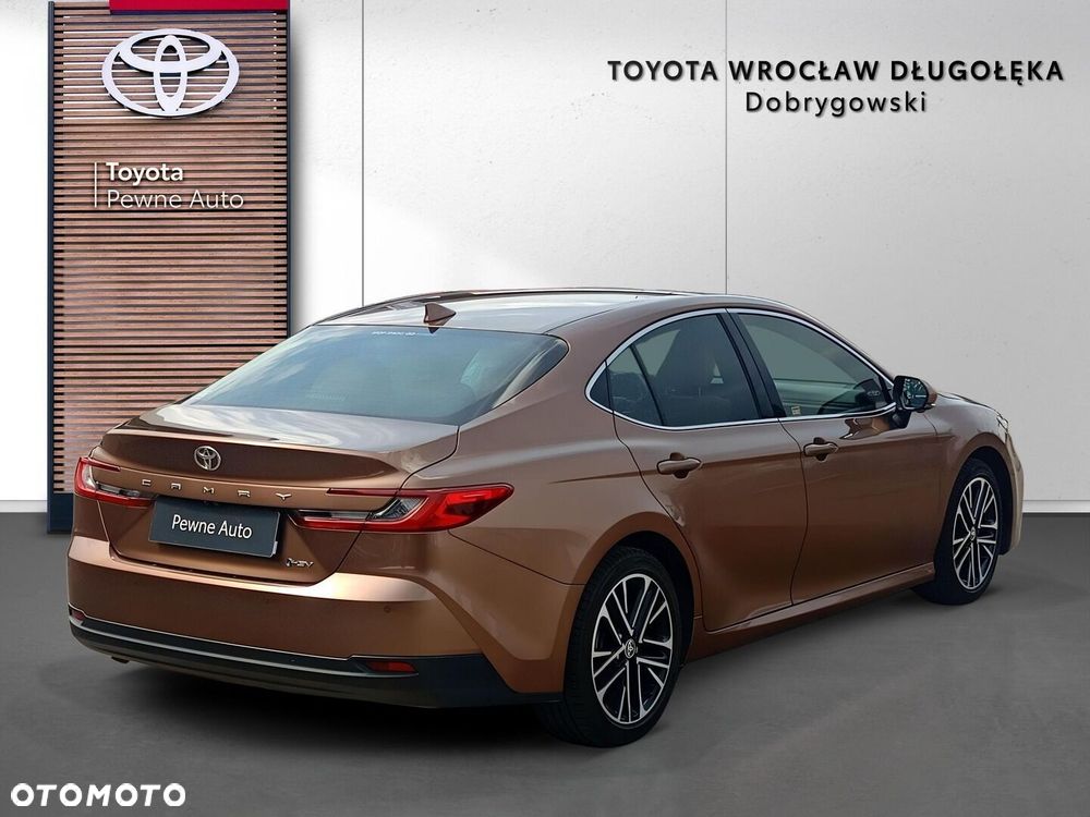 Toyota Camry - 6