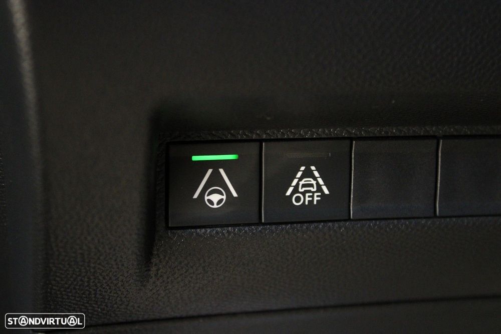 Peugeot e-2008 GT Pack - 35
