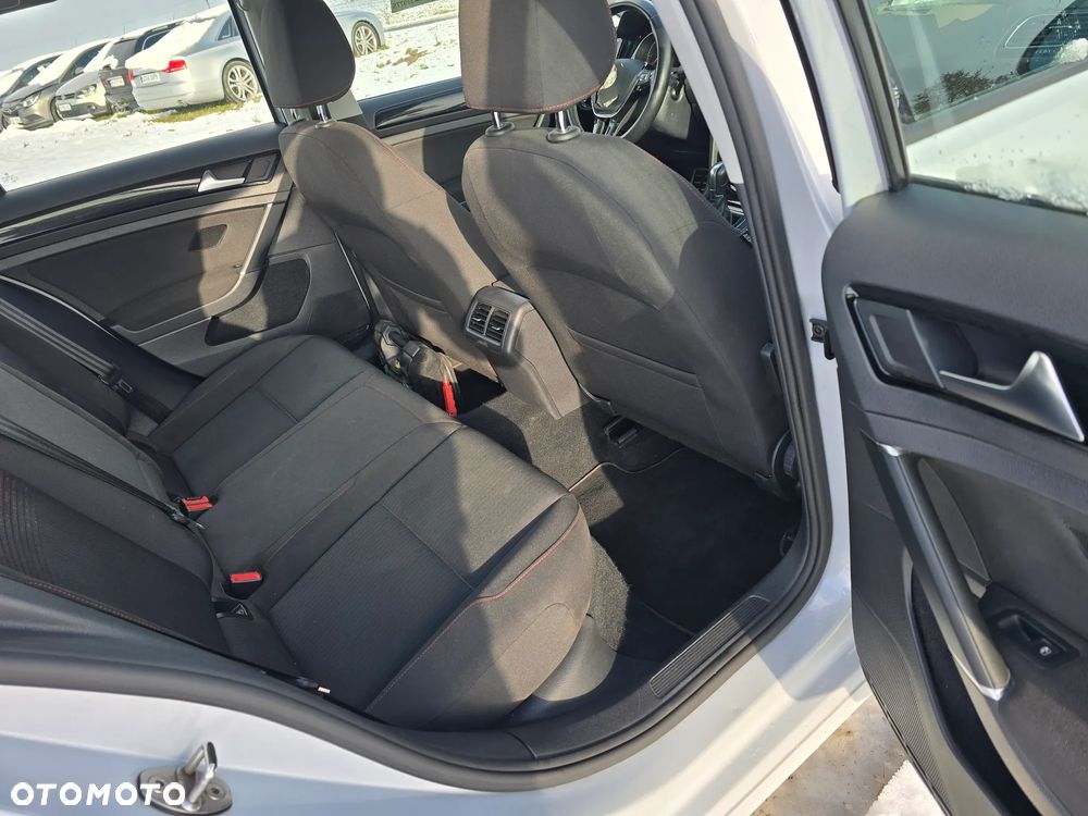 Volkswagen Golf 2.0 TDI DSG Sound - 19