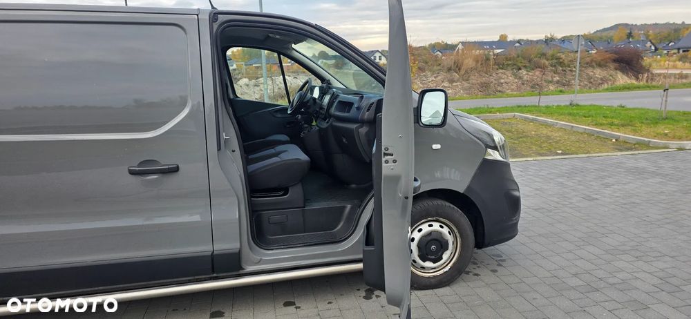 Opel Vivaro - 24