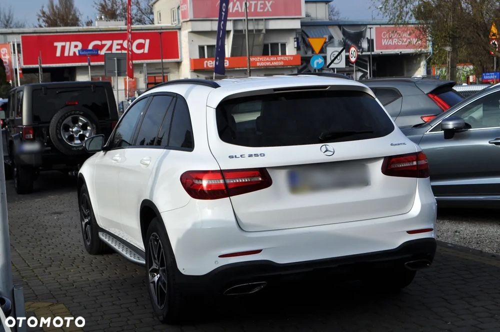 Mercedes-Benz GLC - 15