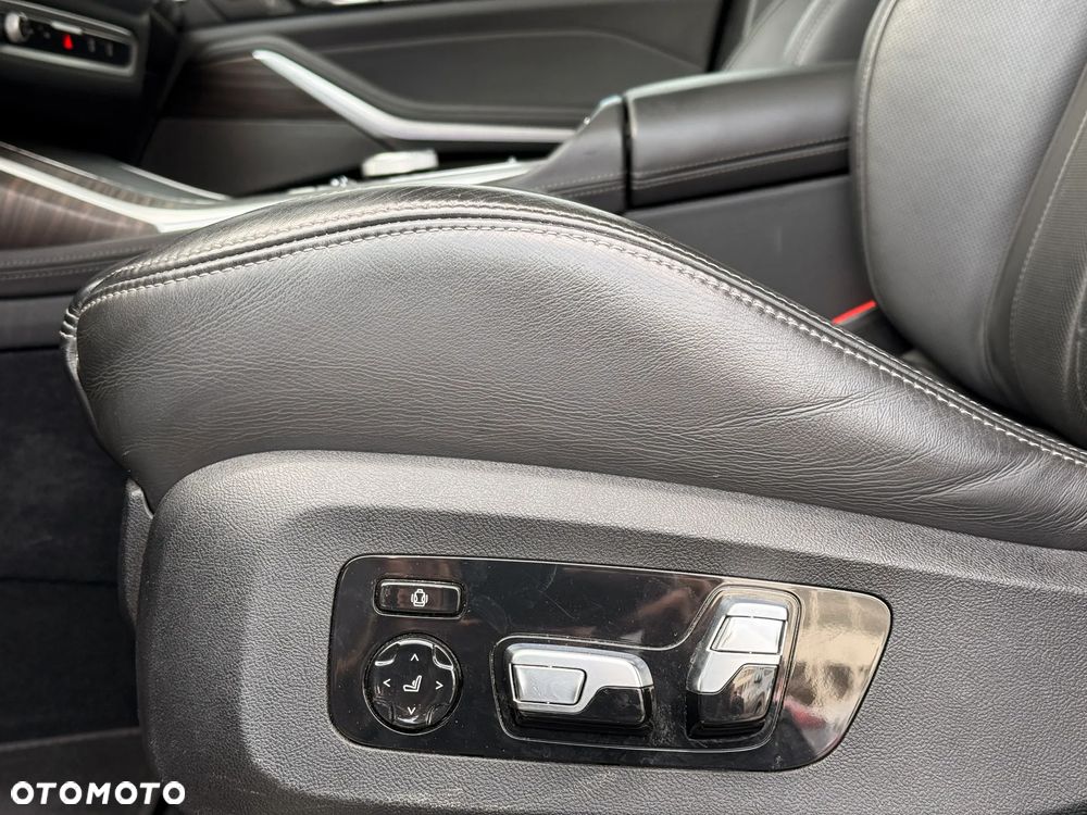 BMW X7 xDrive40d - 27