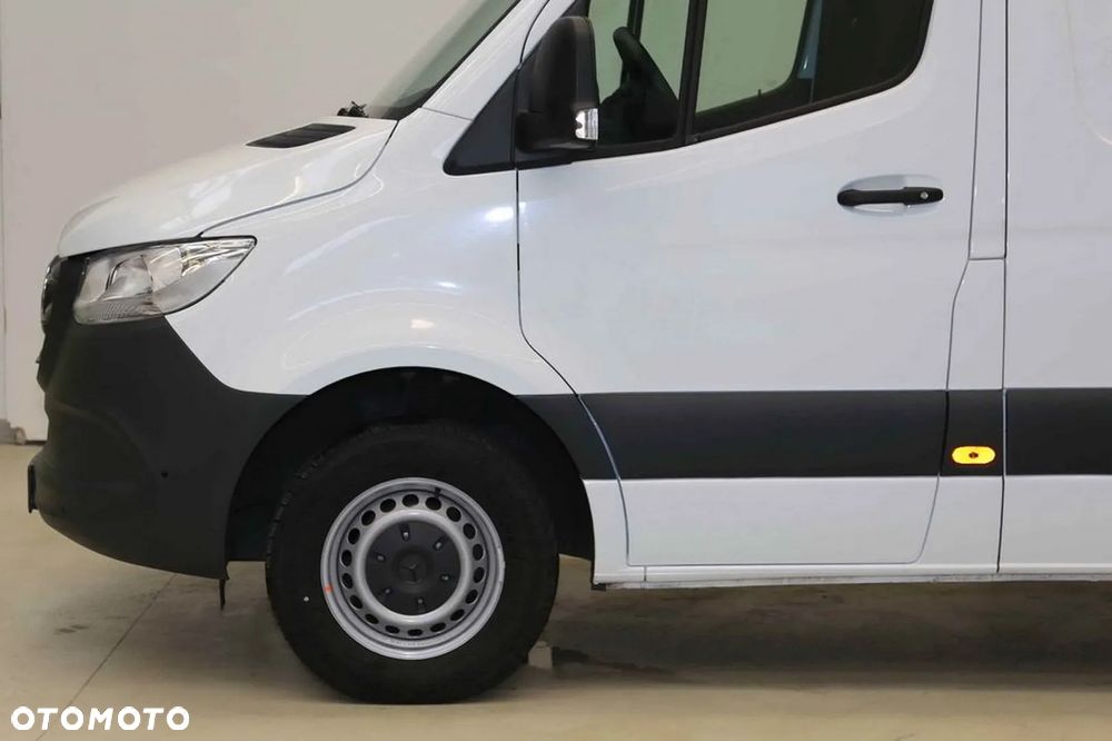 Mercedes-Benz Sprinter - 5