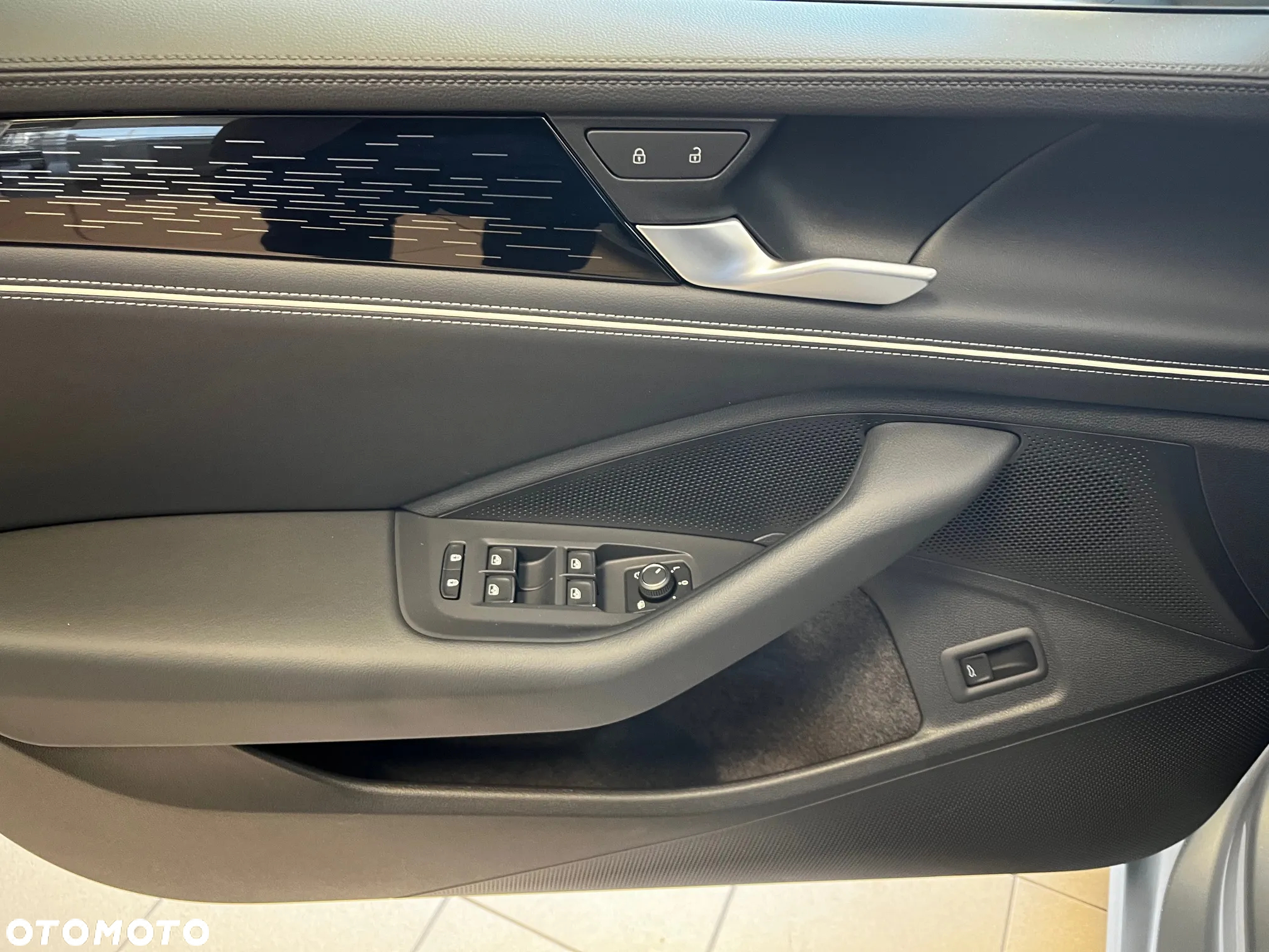 Volkswagen Passat 1.5 TSI EVO Elegance DSG - 3