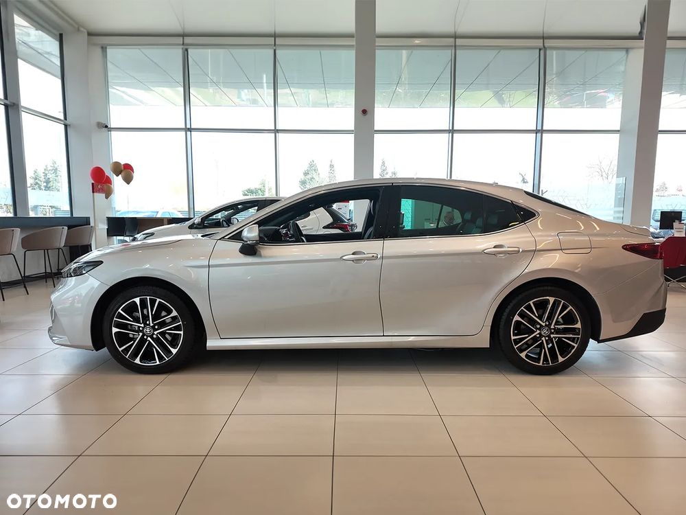 Toyota Camry 2.5 Hybrid Dynamic Force Prestige e-CVT - 2