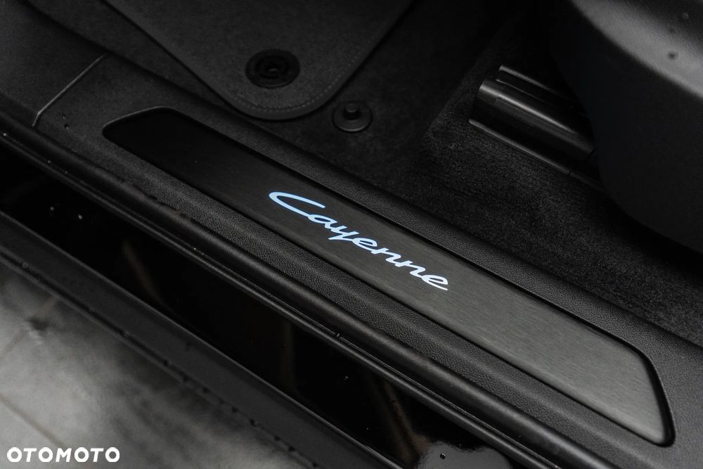 Porsche Cayenne E-Hybrid PHEV Black Edition - 28