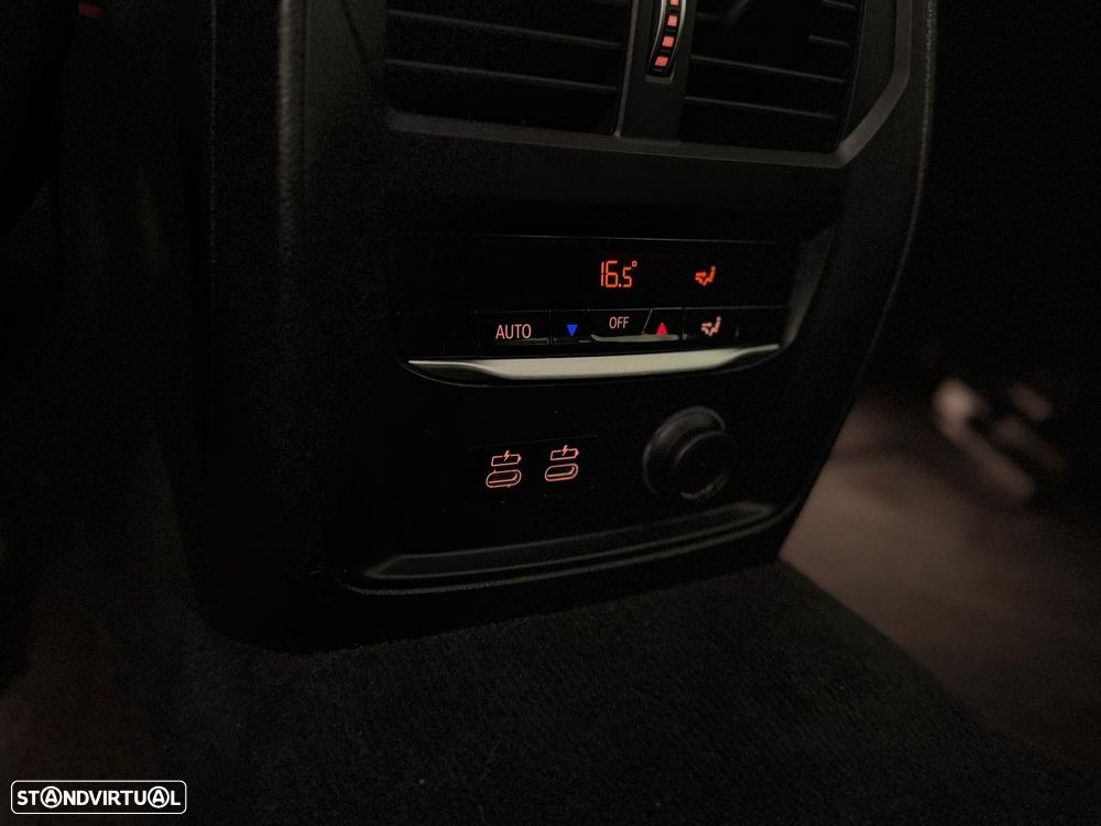 BMW 318 d Touring Line Sport Auto - 26