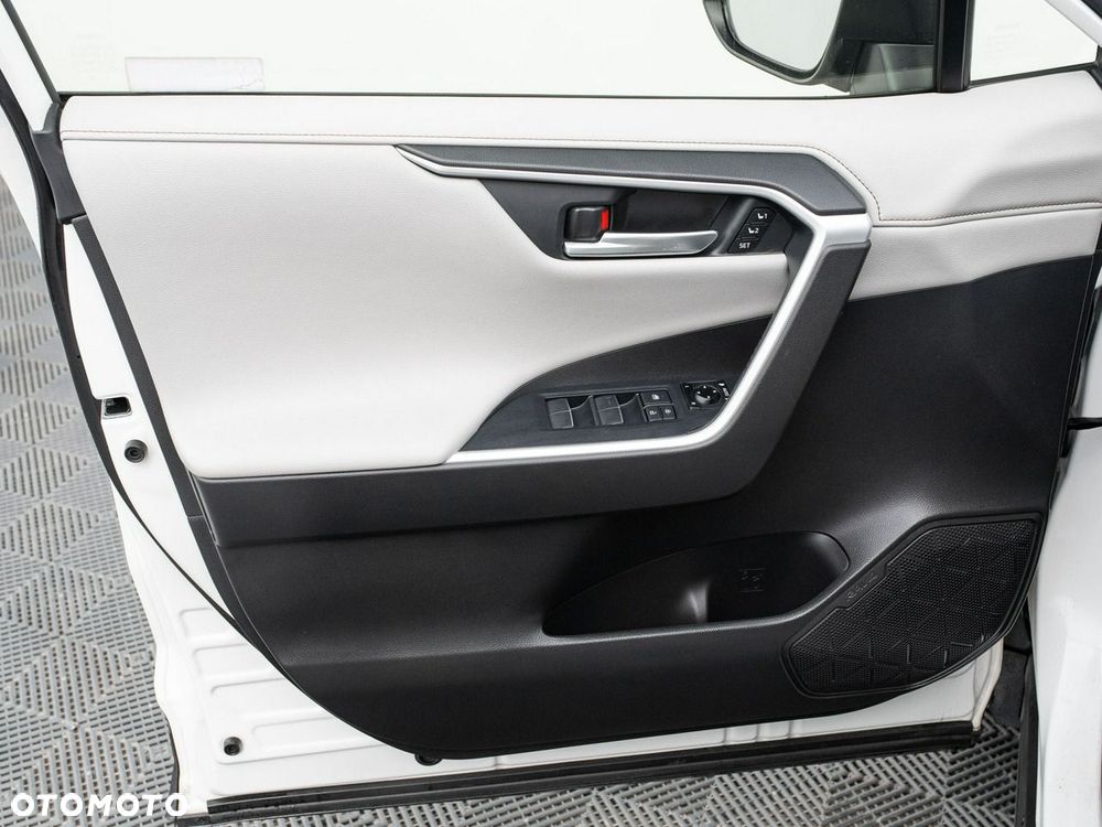 Toyota RAV4 - 9