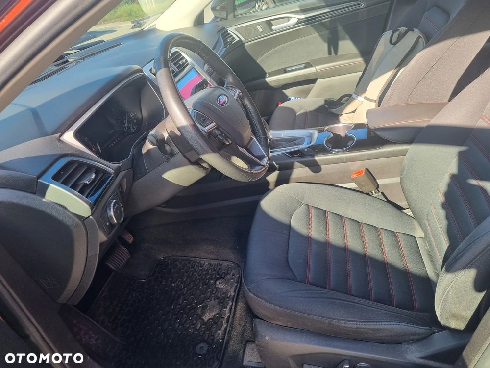 Ford Fusion - 17